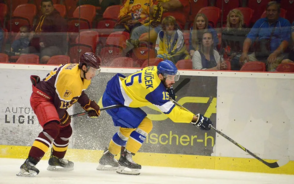 KAM ZA SPORTEM: Dukla v neděli proti Zlínu, volejbalové juniorky poprvé v extralize