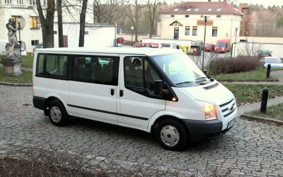 Jihlavští dobrovolní hasiči mají nové auto. Vejde se do něj až devět lidí  