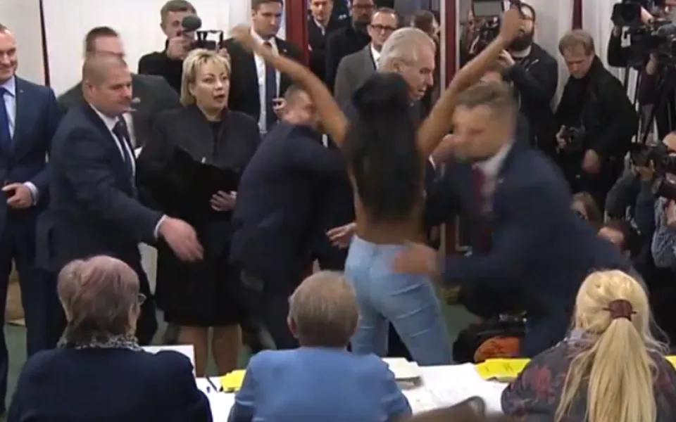 O tenhle striptýz prezident nestál 