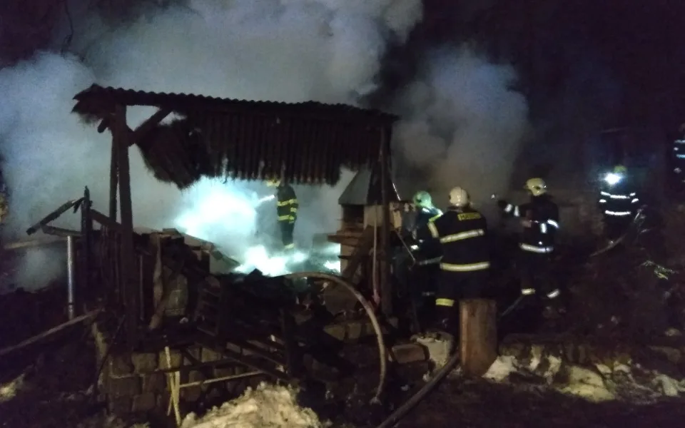 V Horním Kosově shořela chata. Škoda se vyšplhala na téměř milion korun