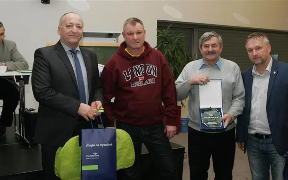 Fotbalový rozhodčí František Novotný byl oceněn. Poskytl první pomoc zraněnému hráči