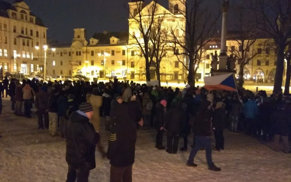 FOTO: Na jihlavském náměstí proběhl protest proti zvolení Ondráčka do čela komise pro GIBS