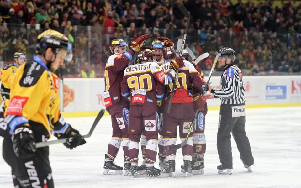 Doma opět za tři body! Dukla porazila Litvínov 4:1 a dostala se do čela barážové tabulky