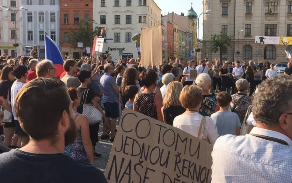 Také lidé v Jihlavě se připojili k protestům proti vládě Andreje Babiše