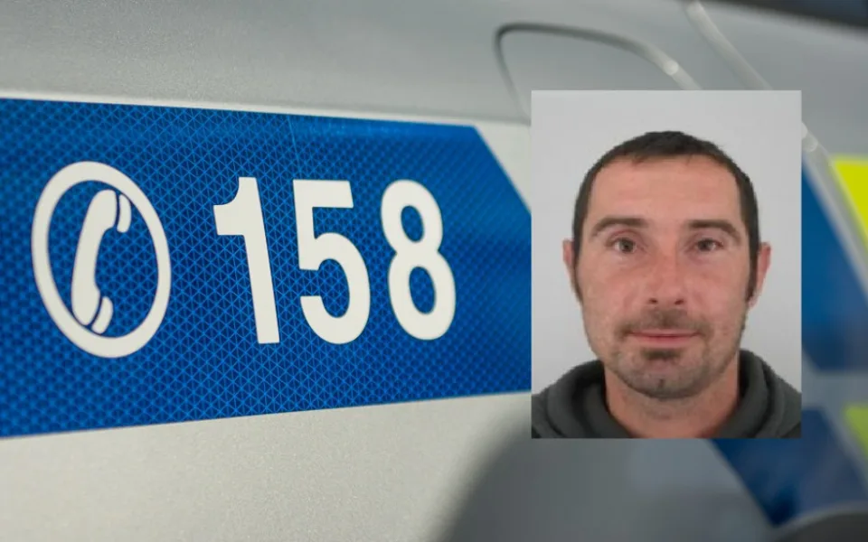Celostátně hledaný je již více než rok. Dle policie je možné, že se pohybuje na Jihlavsku 