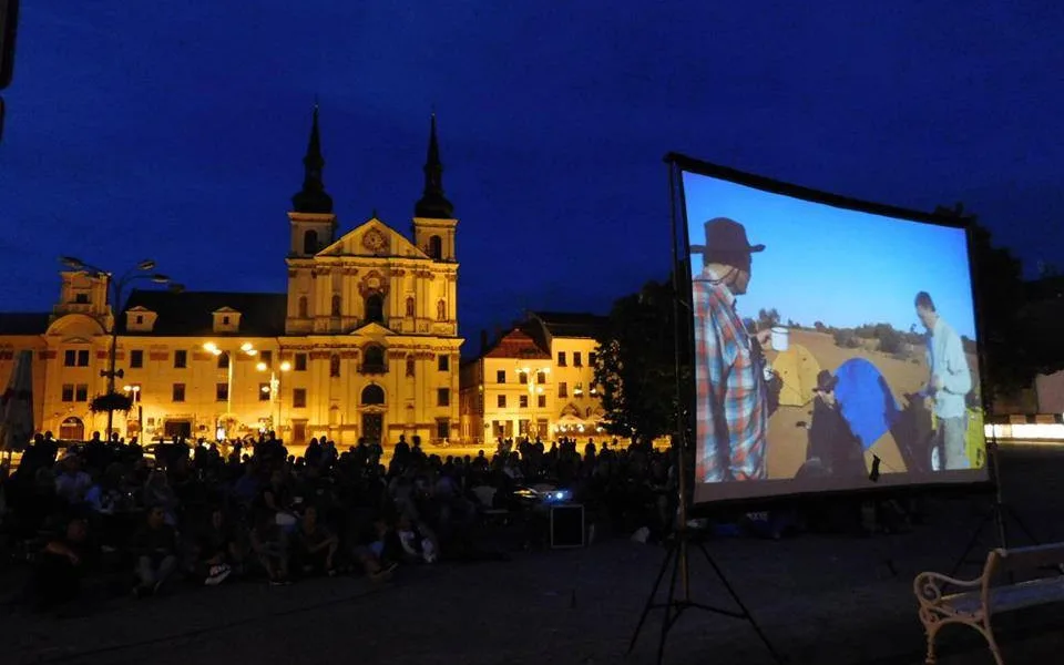 KULTURNÍ TIPY: Letní kina, divadla pod širým nebem a festivaly