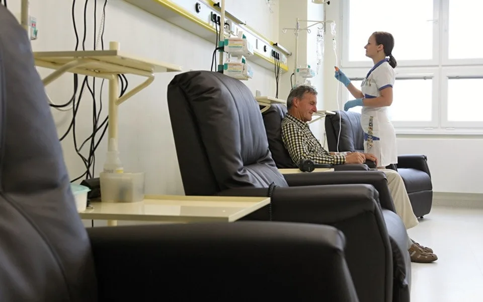 FOTO: V jihlavské nemocnici funguje již pátý Vánoční pokoj, zpříjemní pobyt během chemoterapie