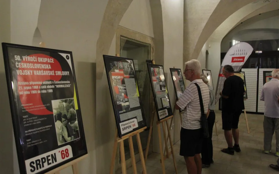 Jihlavská radnice výstavou připomíná srpen 1968. Ukáže dobové fotky i jmenný seznam obětí