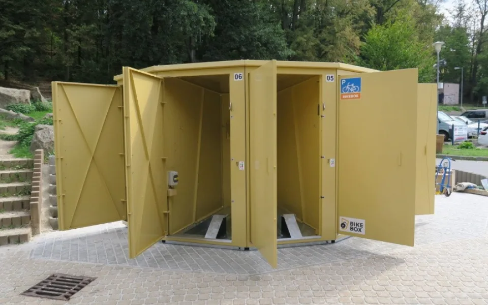 Jihlavská zoo od začátku září nabízí zdarma cykloboxy. Jako první v republice