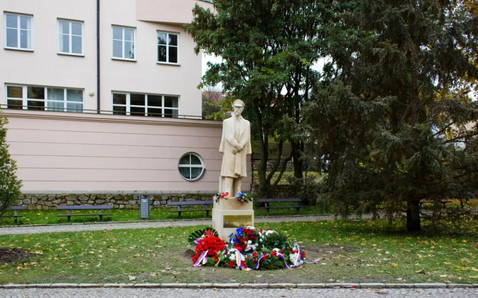 Sto let republiky Jihlava na státní svátek uctí položením věnců u sochy Masaryka