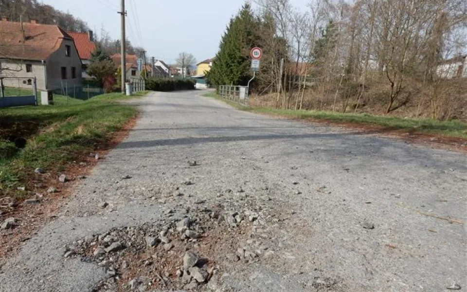 současný stav silnice II/349 Svatoslav – Čechtín