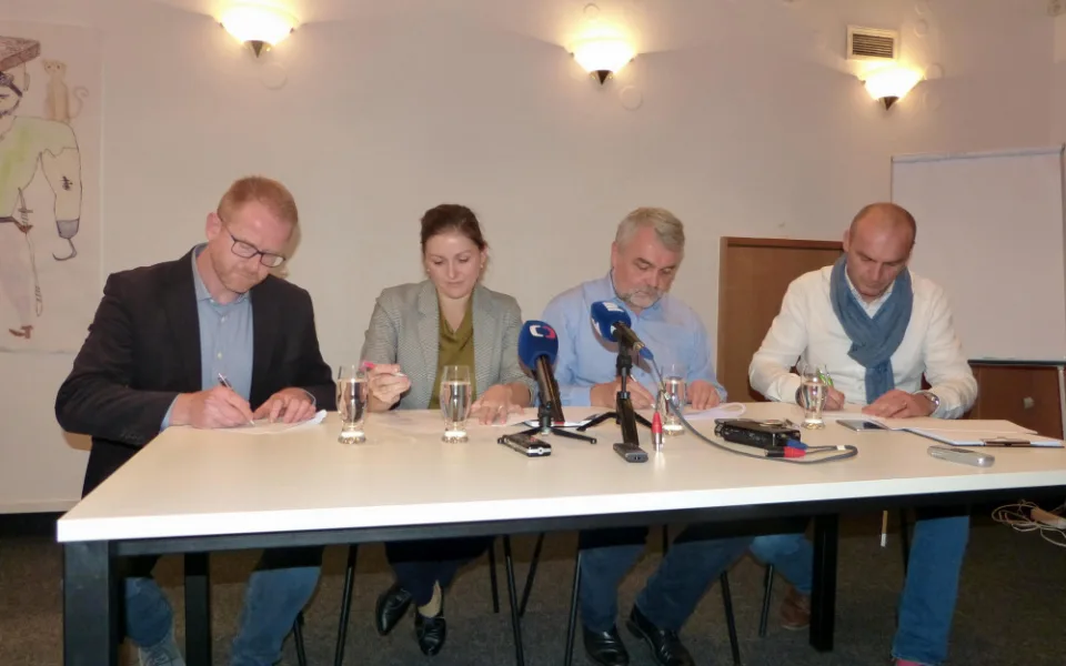 zleva Petr Laštovička (ODS), Karolína Koubová (Fórum Jihlava), Jaromír Kalina (KDU - ČSL), Vít Zeman (Žijeme Jihlavou!)