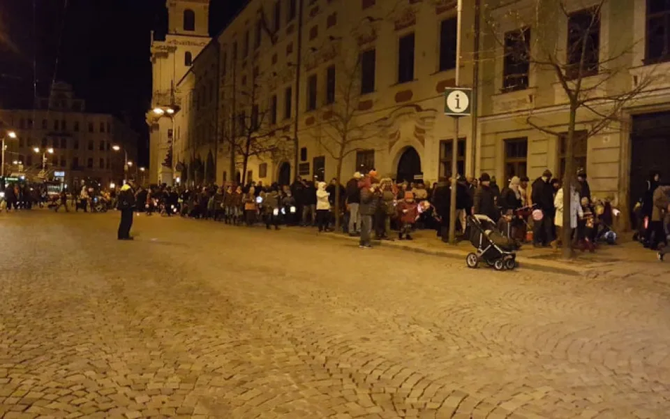 Jihlava si připomíná události 17. listopadu. Její centrum se rozzářilo lampiony