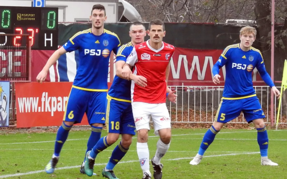 Fotbalová Vysočina se s podzimem rozloučila jedním bodem. V Pardubicích remizovala 0:0