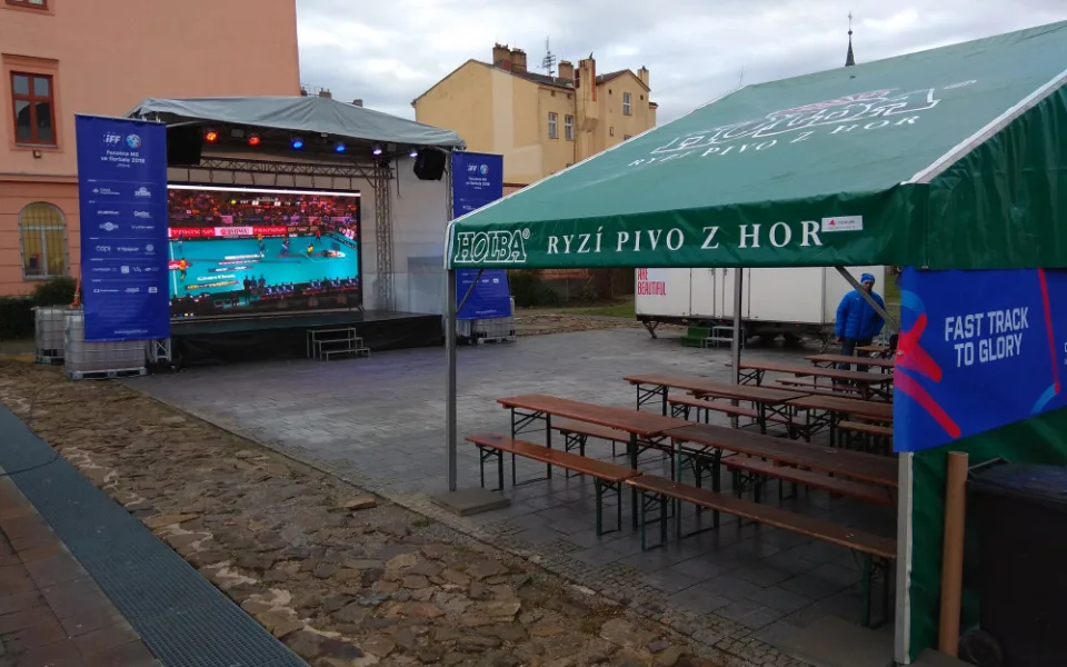 Češi jsou krůček od medaile, fandit jim bude možné v jihlavské florbalové fanzóně