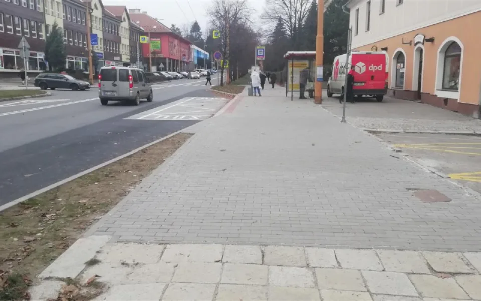 Zastávka na Žižkově ulici prošla modernizací. Práce vyšly na tři čtvrtě milionu korun