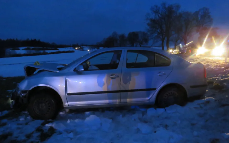 Ranní nehoda tří aut uzavřela silnici na Humpolec. Škoda je skoro dva miliony korun