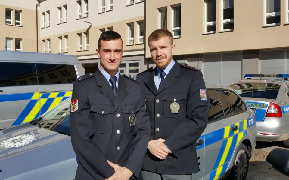 Ocenění policisté - zleva Radek Pytlík a Jindřich Dáňa