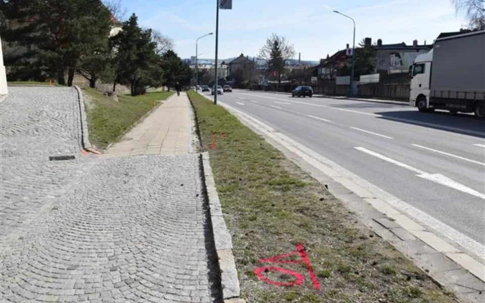 Začíná výstavba zastávek na Hradební ulici. Řidiči se musí nachystat na dopravní omezení