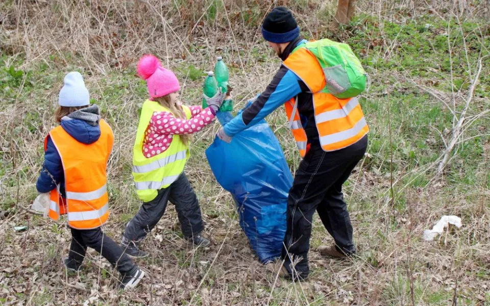 Do akce "Čistá Vysočina" se zapojili i zaměstnanci jihlavského Bosche, z přírody vynesli přes půl tuny odpadků