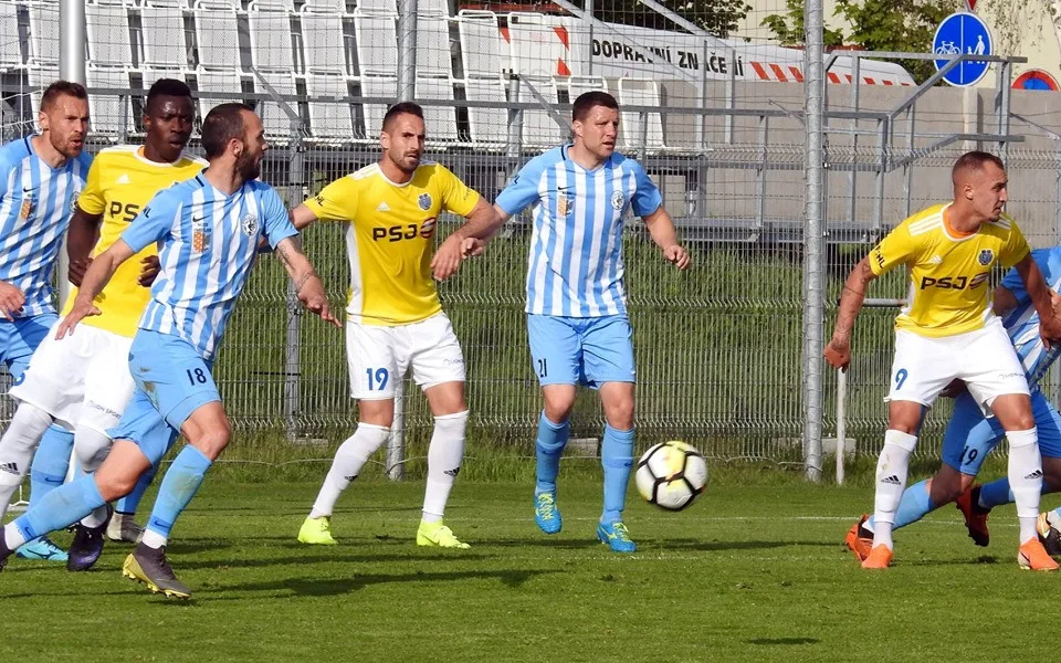 Vysočině pomohl nevídaný kiks brankáře Prostějova, po remíze 1:1 má na třetí místo náskok šesti bodů