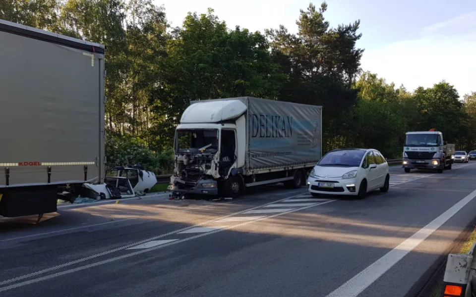 U Stříteže bourala dvě nákladní auta. Na Brod se od rána tvoří velké kolony