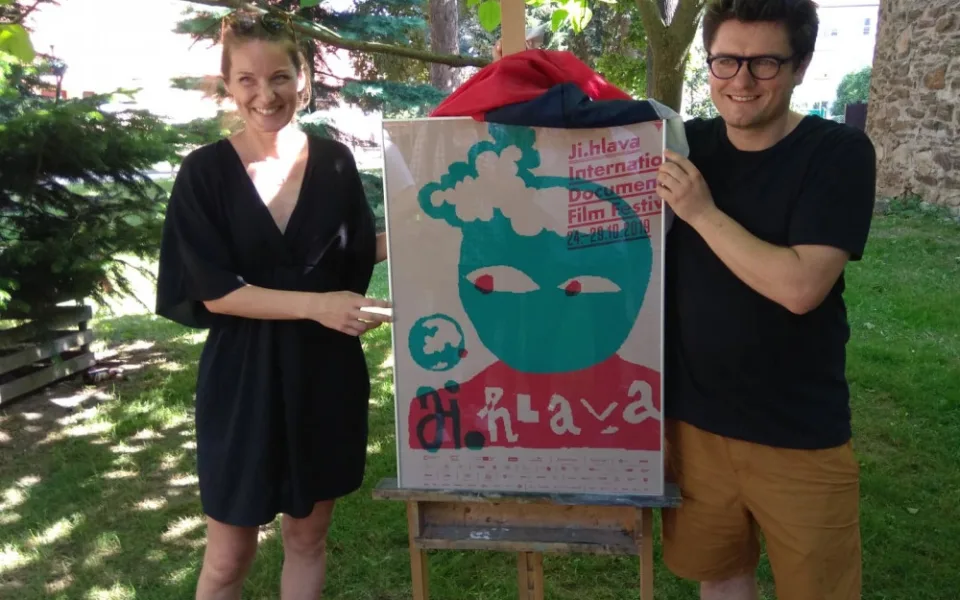 Festival dokumentů Ji.hlava chce letos zdůraznit téma ekologie. Dneska byl odhalen plakát