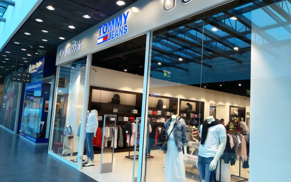 Jihlavský Citypark otevřel nový obchod. Nabídne značky jako Guess nebo Calvin Klein Jeans