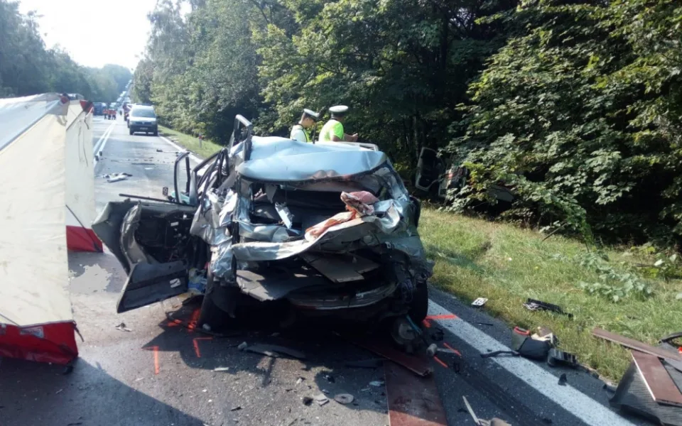 Hromadní tragická nehoda u Radostína: Dva mrtví, nejméně tři těžce zranění