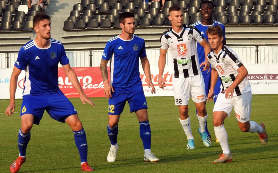 Vysočina prohrála přestřelku v Hradci Králové a může přijít o druhé místo v tabulce