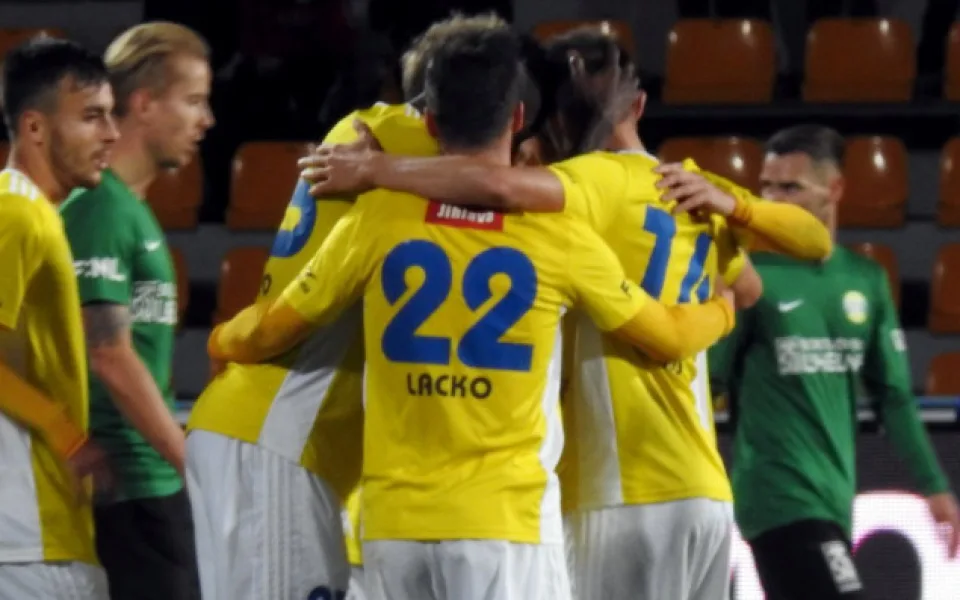 Jihlavští fotbalisté slaví důležité vítězství nad Sokolovem