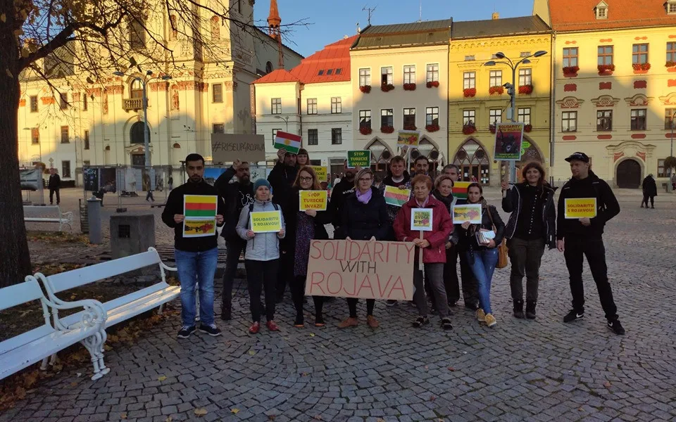 Na jihlavském náměstí se v úterý vyjadřoval nesouhlas s tureckou invazí. Další akce je plánována na pondělí