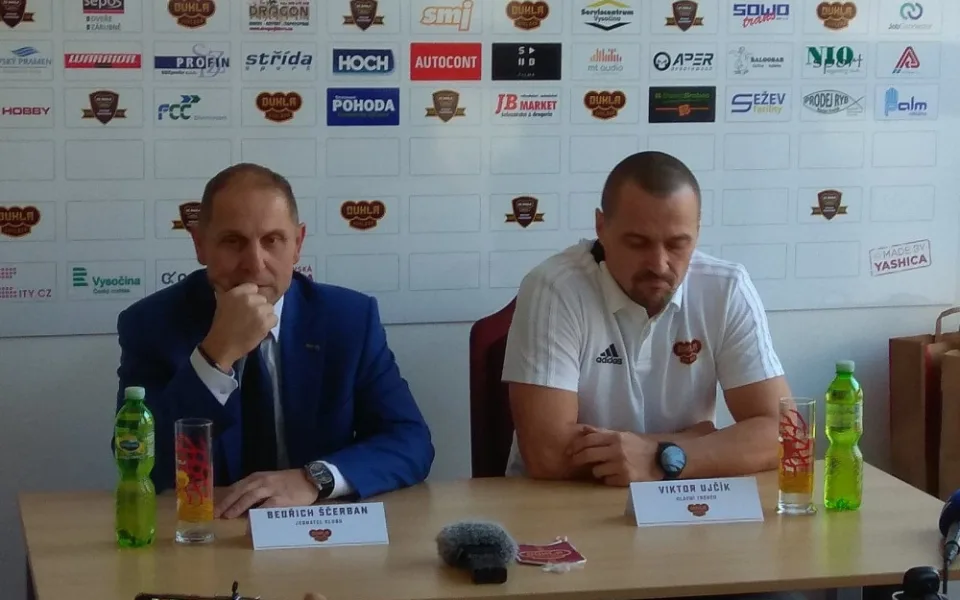 Srdcař na scénu. Hokejisty Dukly Jihlava povede Viktor Ujčík