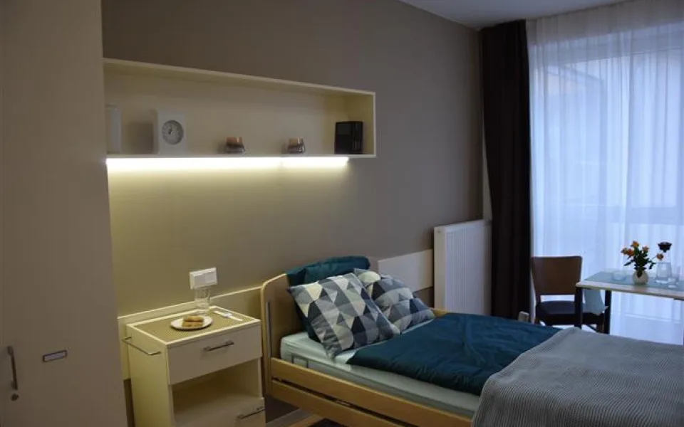  V Telči otevřeli nové centrum pro seniory. Podívat se přišla i veřejnost 