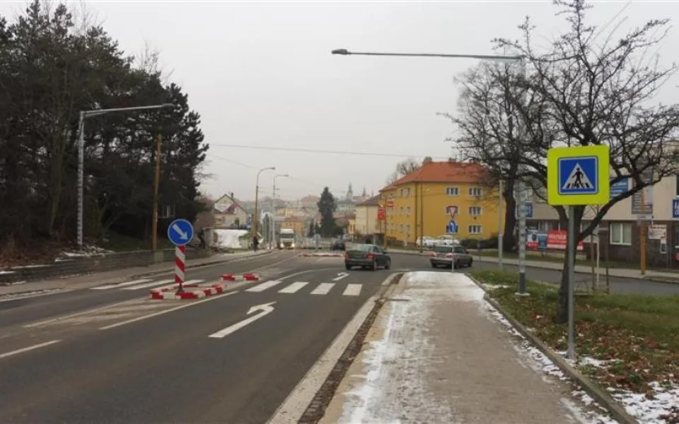 Jihlava má další nasvětlený přechod. Místo je teď kompletně bezbariérové