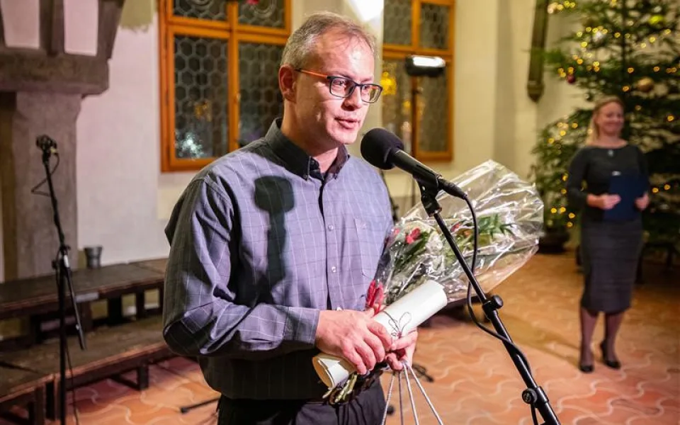 Cenu za Vladimíra Drvotu převzal jeho synovec Martin Drápela