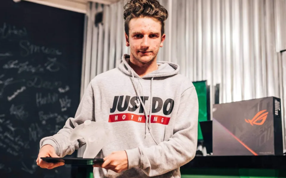 ROZHOVOR: Přijel jsem jako outsider, o to víc si úspěchu vážím, říká Dominik Lengal, mistr Československa v počítačové hře FIFA