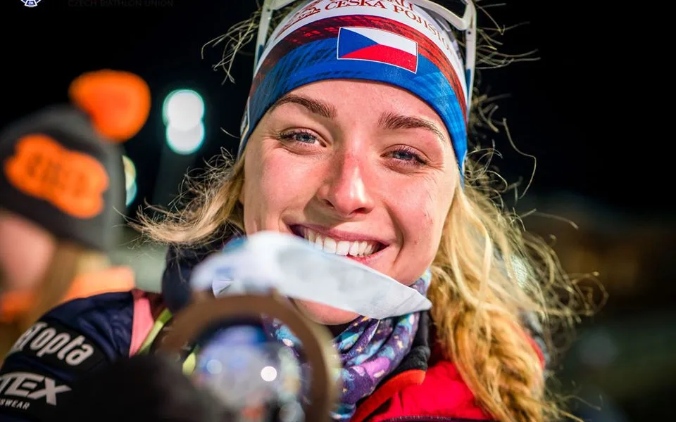 Bez diváků, ale s medailí. Biatlonistka Markéta Davidová vybojovala v Novém Městě bronz ve sprintu