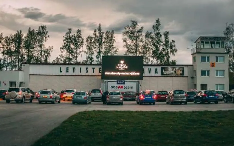Jihlava znovu ožívá! První autokino v době virové potěšilo nejen diváky, ale i místní podnikatele