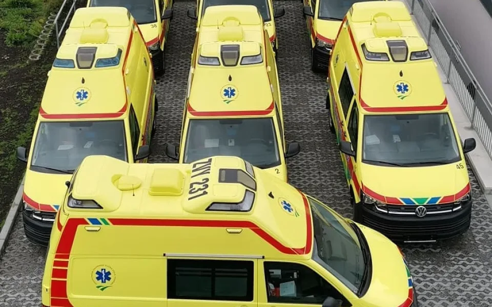 Krajští záchranáři dostali nové sanitky. Mají klimatizaci, pojedou rychlostí až 184 km/h