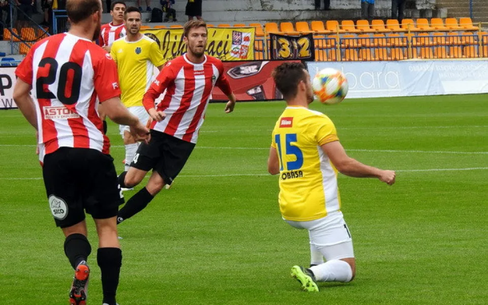 První liga se už vzdaluje, Vysočina prohrála i v klíčovém duelu se Žižkovem