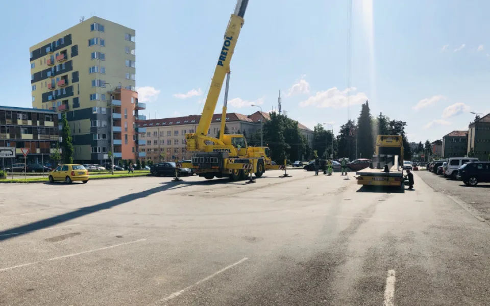 Z parkoviště u jihlavské nemocnice zmizelo odběrové místo na covid-19. Přesunulo se jinam