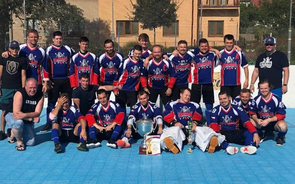 Hokejbalový Orion Cup opanovala Karviná, na specializovanou školku se vybralo skoro 16 tisíc