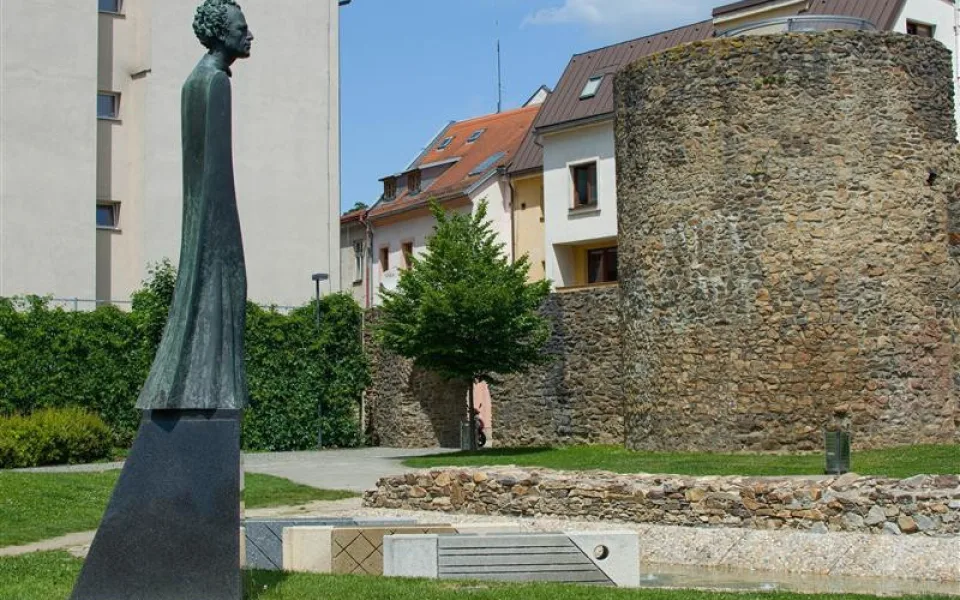 Vandalové poškodili vyhlídku nad jihlavským parkem. Po opravě je opět přístupná 