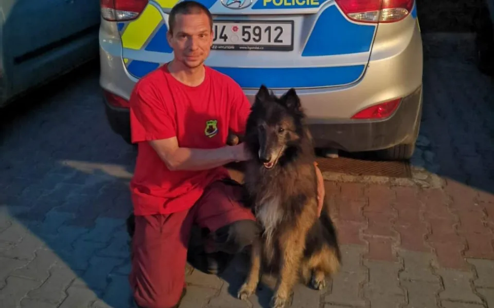 Hrdinové včerejšího dne. Dehydratovaného seniora našel psovod s ovčákem Duckem