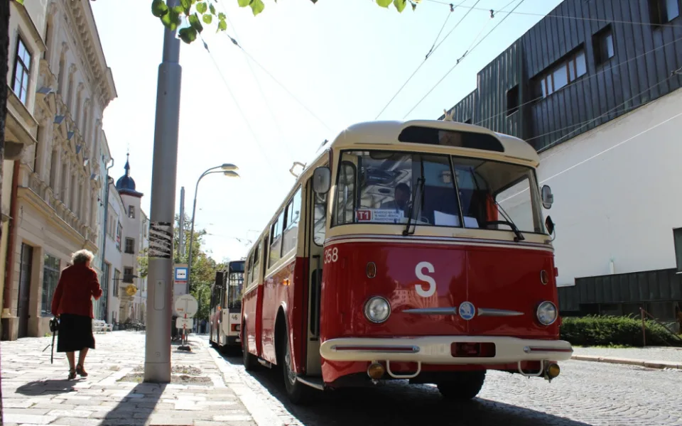 Historie versus současnost. Jihlava oslavila 111 let MHD