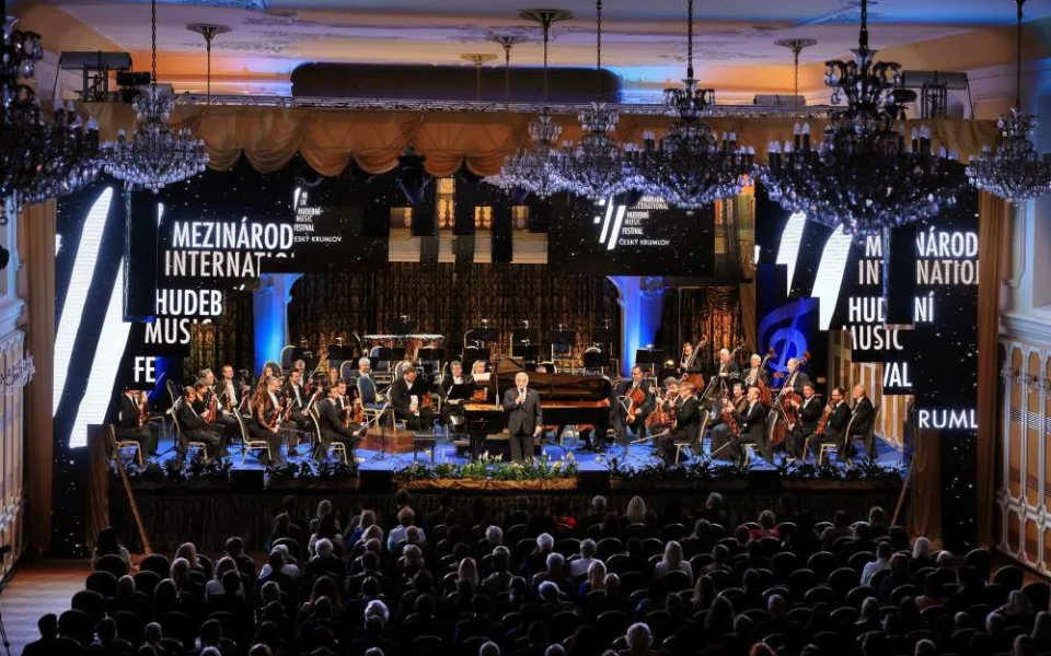 Vřelé publikum a inspirativní město, shodují se umělci. 29. ročník Mezinárodního hudebního festivalu Český Krumlov uzavřel koncert České filharmonie