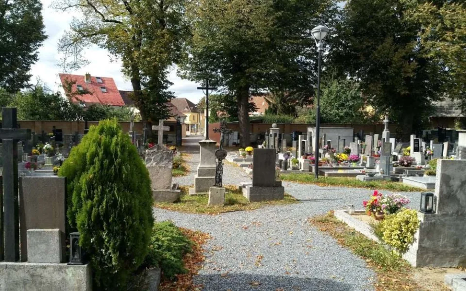 Vadí vám nepořádek v okolí? Řekněte starostovi, kameru lze vyhrát zdarma 
