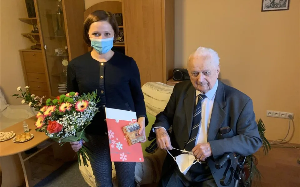 Jan Slabý z Jihlavy oslavil 100 let. Je neuvěřitelné, kolik má elánu, říká primátorka