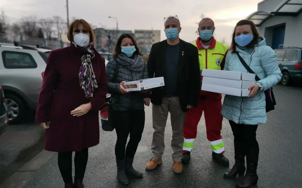 Byli jste maximálně profesionální, máte náš obdiv, děkují záchranným složkám rodiče dětí z havarovaného autobusu